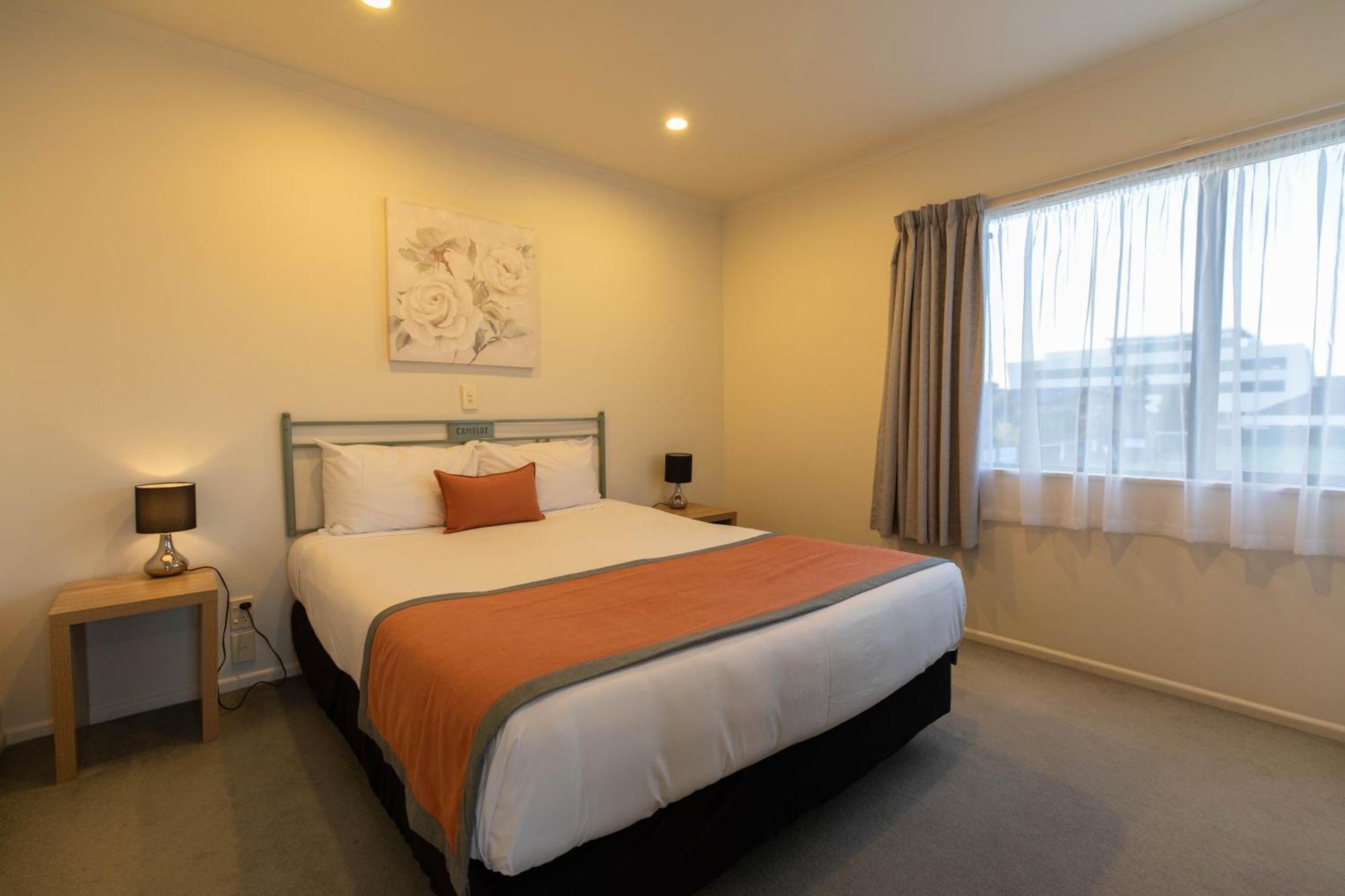 Camelot Motor Lodge And Conference Centre 파머스턴노스 외부 사진