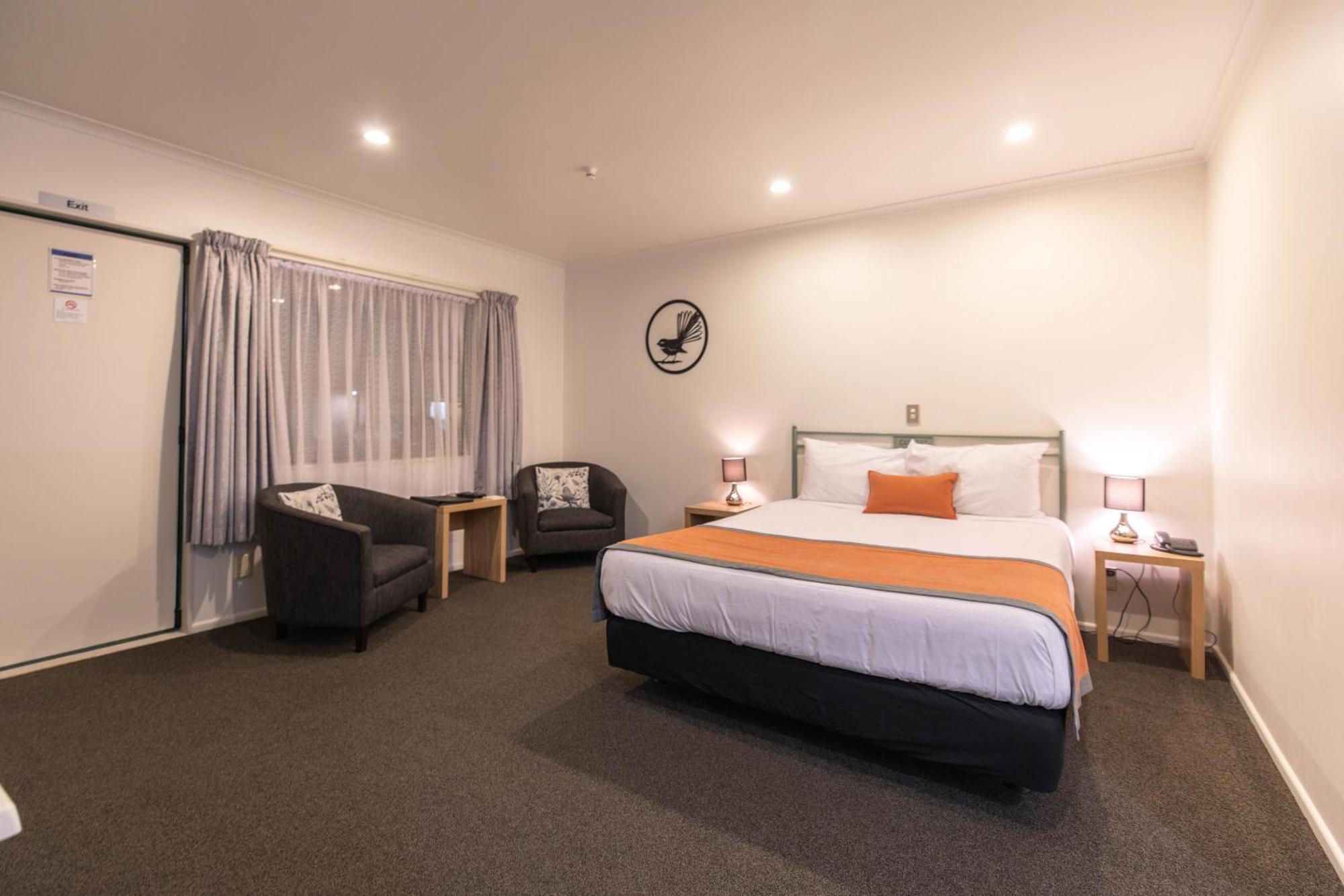 Camelot Motor Lodge And Conference Centre 파머스턴노스 외부 사진