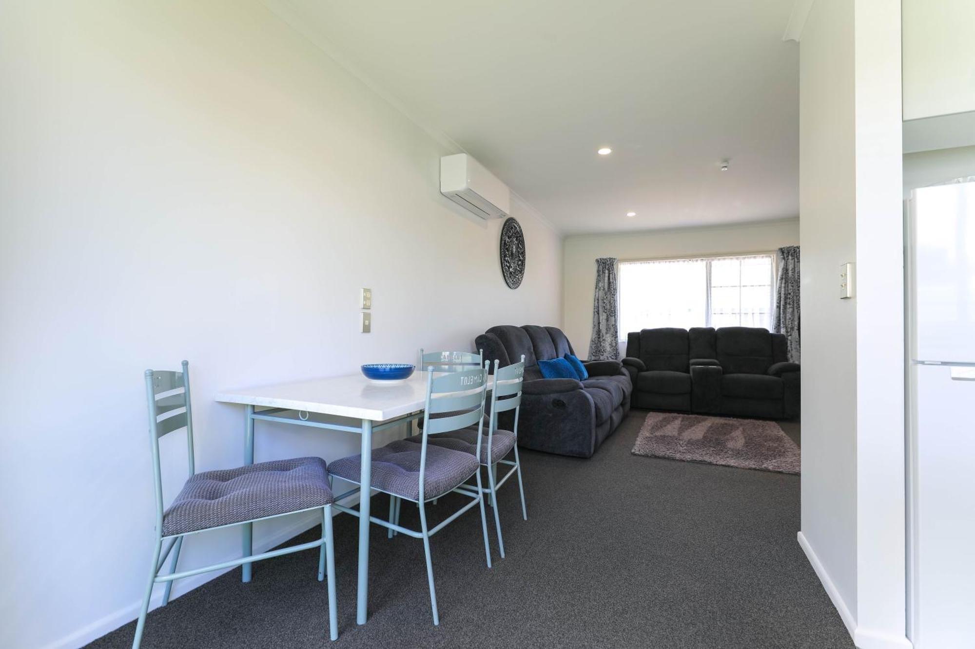 Camelot Motor Lodge And Conference Centre 파머스턴노스 외부 사진